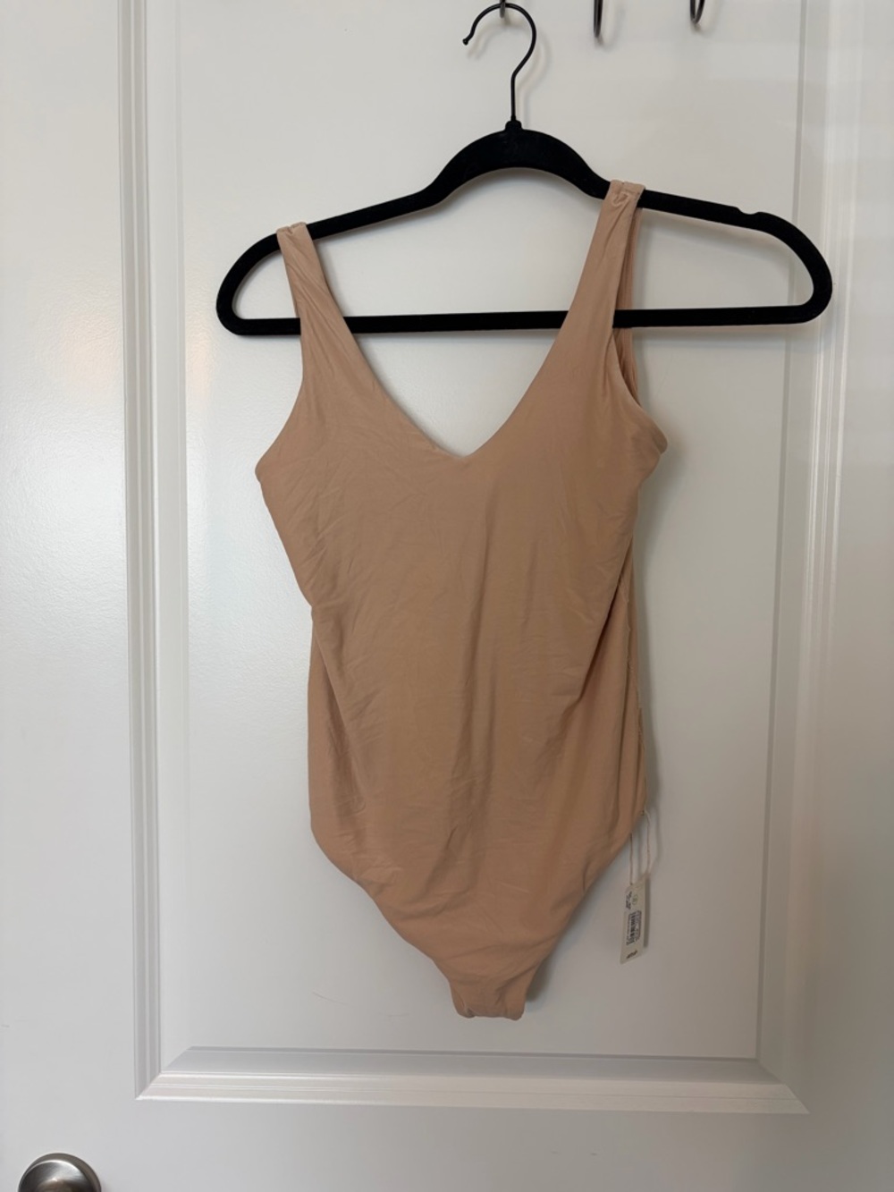 aerie Smoothez Nude/Tan V‑Neck Bodysuit